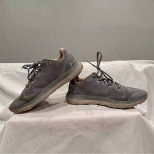 Under Armour Girls Gray Athletic Shoes